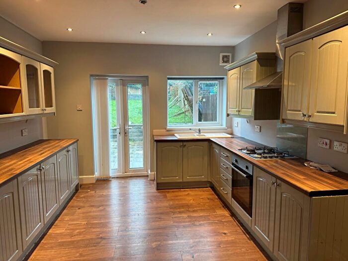 3 Bedroom Semi-Detached House To Rent In Goetre Fawr Road, Killay, SA2