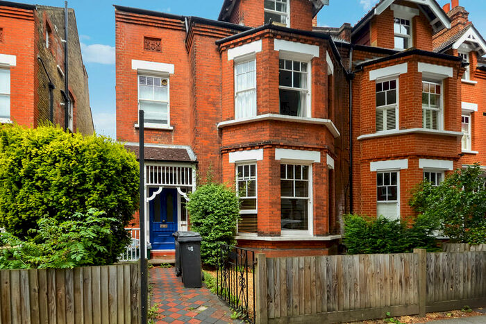 1 Bedroom Apartment To Rent In Victoria Avenue, Surbiton, KT6