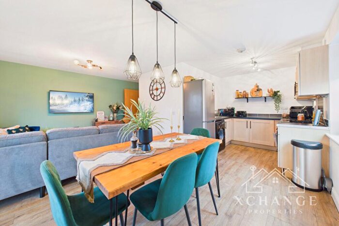 2 Bedroom Flat For Sale In Richmond House, Hinckley, LE10