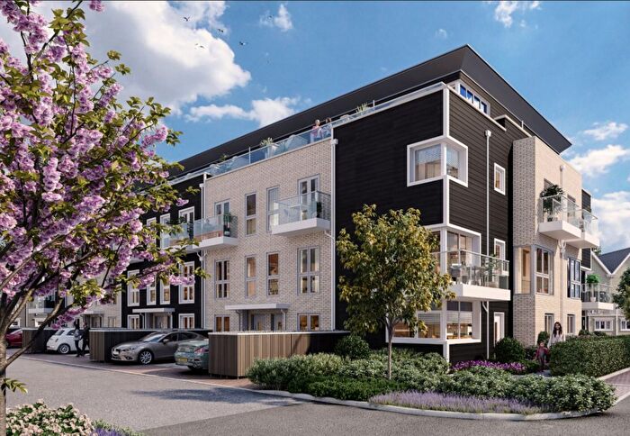 4 Bedroom Town House To Rent In Green Park Village, Reading, RG2