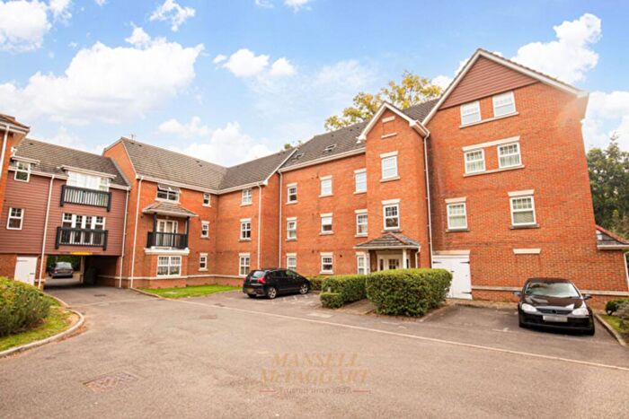 2 Bedroom Flat For Sale In Worth Park Avenue, Jacobs Court Worth Park Avenue, RH10
