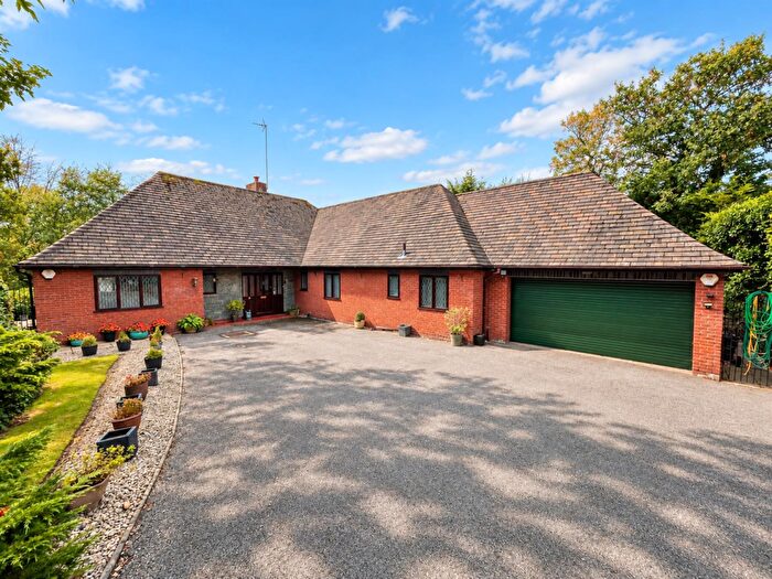4 Bedroom Detached Bungalow For Sale In The Knap, Wirral, CH60