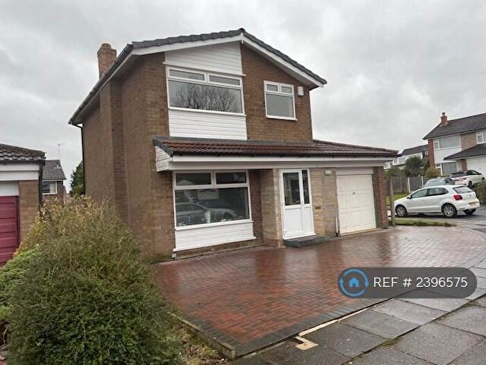 3 Bedroom Detached House To Rent In Dereham Close, Bury, BL8