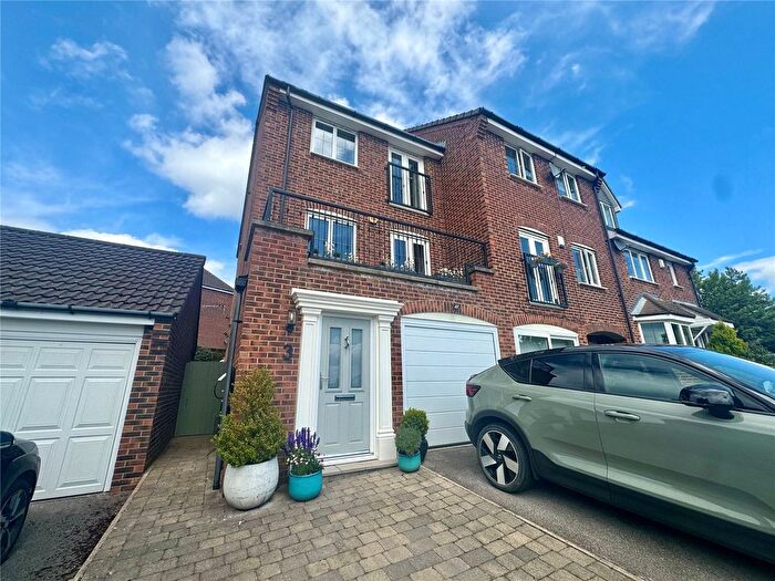 4 Bedroom End Terrace House For Sale In Sharp House Place, Leeds, West Yorkshire, LS10