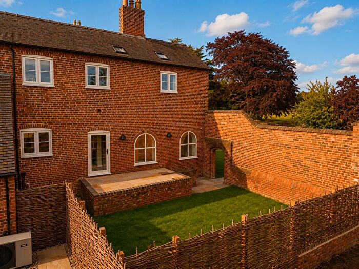 2 Bedroom Barn Conversion For Sale In Manor Farm, Drakelow Road, Walton-On-Trent, Swadlincote, DE12