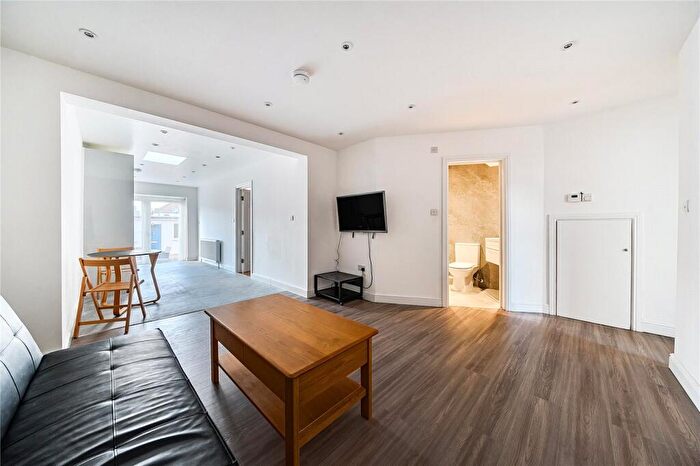 5 Bedroom Terraced House For Sale In Huxley Gardens, Park Royal, NW10