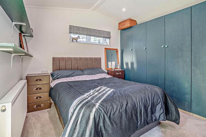 1 Bedroom Park Home For Sale In Mill Gardens, Blackpill, Swansea, SA3