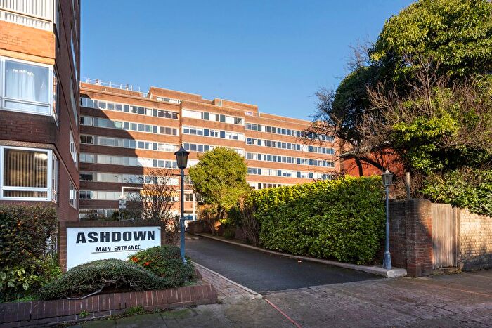 3 Bedroom Flat To Rent In Eaton Road, Hove, BN3