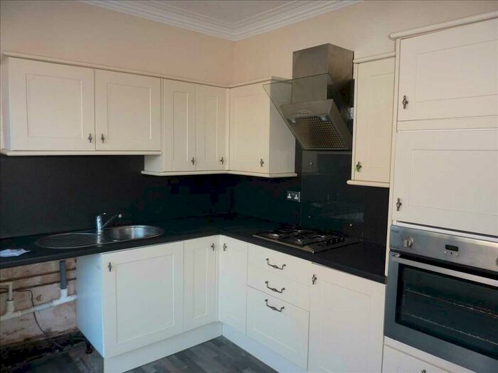 2 Bedroom End Of Terrace House To Rent In Weelsby Street, Grimsby, DN32