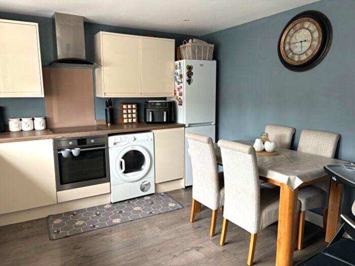 2 Bedroom End Of Terrace House For Sale In Burbush Close, Holbury, Southampton, Hampshire, SO45