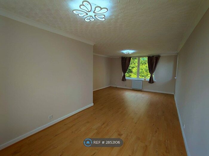 2 Bedroom Flat To Rent In Lennox Court, Bearsden - Glasgow, G61