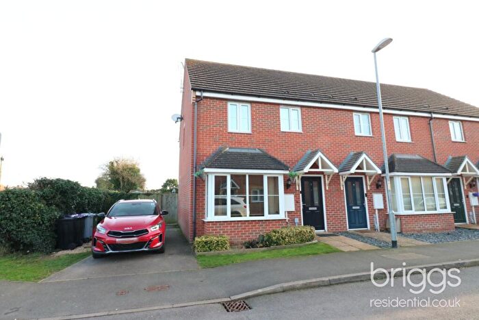 3 Bedroom Semi Detached House For Sale In Windmill Close, Deeping St James, Peterborough, PE6