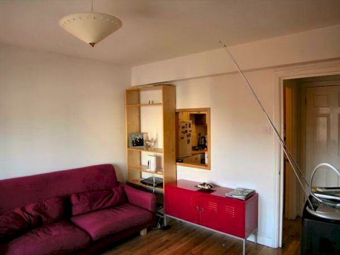 2 Bedroom Flat To Rent In Bethnal Green Road, Bethnal Green, E2