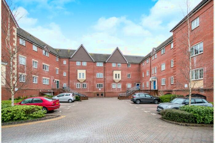 2 Bedroom Flat To Rent In Verwood, BH31