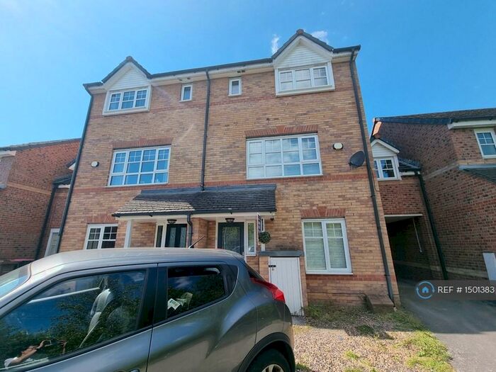 3 Bedroom Semi-Detached House To Rent In Roving Bridge Rise, Swinton, Manchester, M27