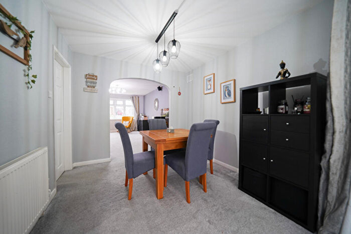 4 Bedroom Detached House For Sale In Somerset Drive, Glenfield, Leicester, Leicestershire, LE3