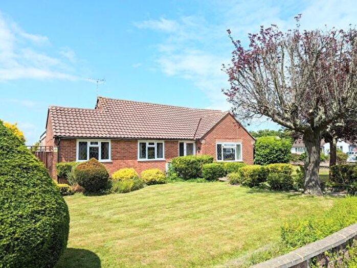 3 Bedroom Bungalow To Rent In Fay Road, Horsham, RH12