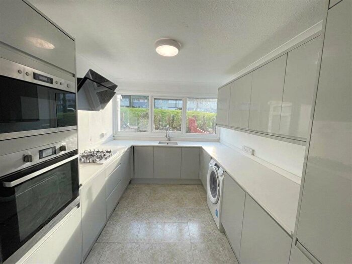 3 Bedroom End Terrace House To Rent In Crispin Road, Bradville, Milton Keynes, MK13