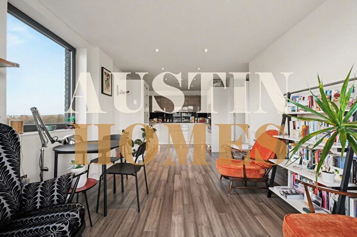 2 Bedroom Flat For Sale In Essex Wharf, London, E5