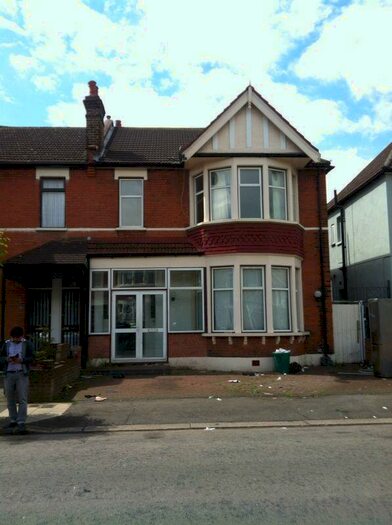 5 Bedroom Terraced House To Rent In Ilford, IG3