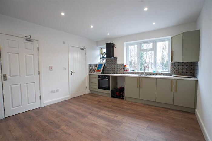 2 Bedroom Apartment To Rent In Sheaf Lane, Birmingham, B26