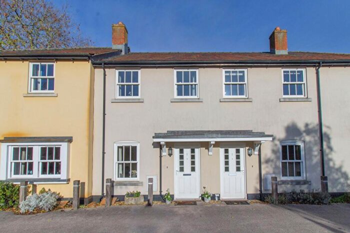 2 Bedroom Terraced House To Rent In High Street, Odiham, RG29