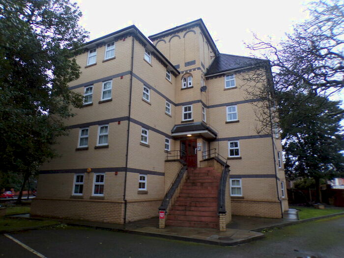 2 Bedroom Apartment To Rent In **Available With Zero Deposits**Livingston Drive, Liverpool., L17
