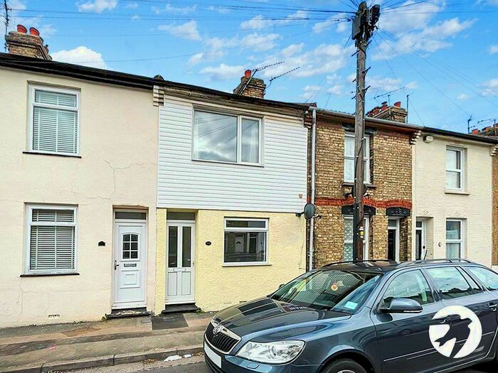 3 Bedroom Terraced House To Rent In Pretoria Road, Gillingham, Kent, ME7