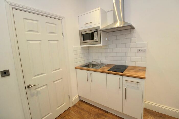 Studio To Rent In Woodcote Road, Wallington, SM6