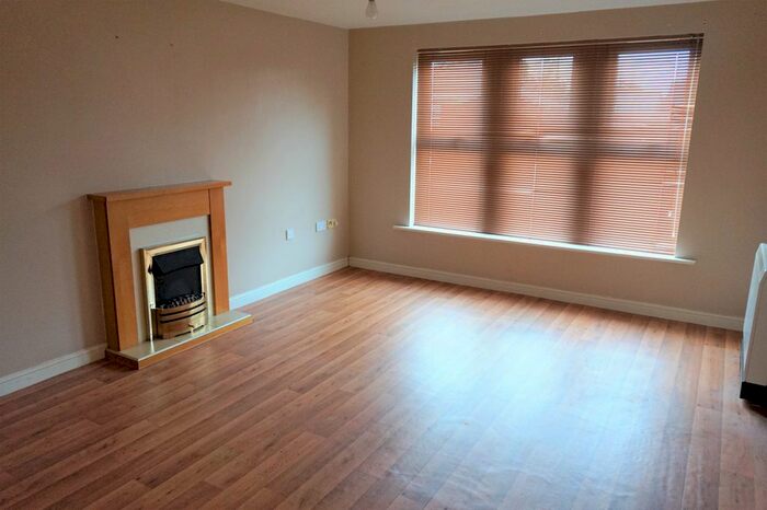2 Bedroom Flat To Rent In Lincoln Way, North Wingfield, Chesterfield, S42