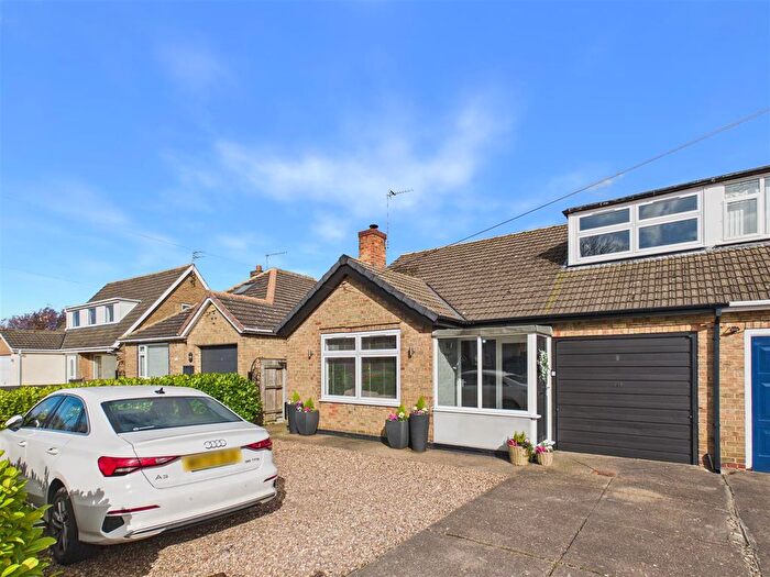 3 Bedroom Semi-Detached Bungalow For Sale In The Lunds, Kirk Ella, HU10