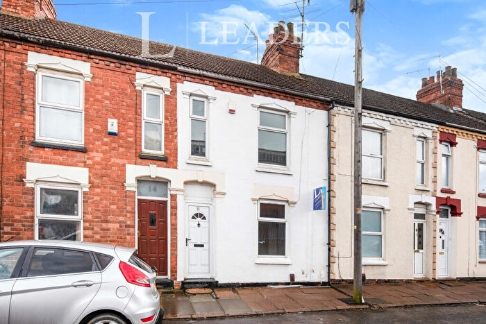 3 Bedroom Terraced House To Rent In Spencer Street, St. James, NN5