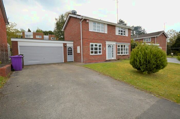 3 Bedroom Detached House To Rent In Marlborough Gardens, Wolverhampton, West Midlands, WV6