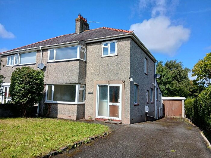 3 Bedroom Semi-Detached House For Sale In Bangor, Gwynedd, LL57