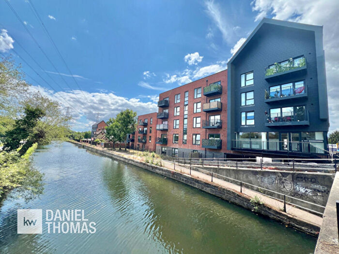 2 Bedroom Apartment To Rent In Waterfront Court Hazlemere Marina, Waltham Abbey, EN9