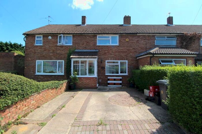 3 Bedroom Terraced House To Rent In West Way, Luton, LU2