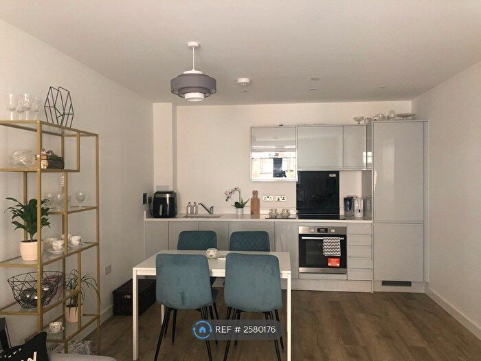 1 Bedroom Flat To Rent In North Woolwich Road, London, E16