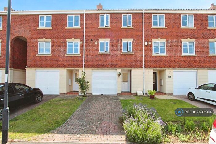 3 Bedroom Terraced House To Rent In The Pavilions, Bristol, BS4