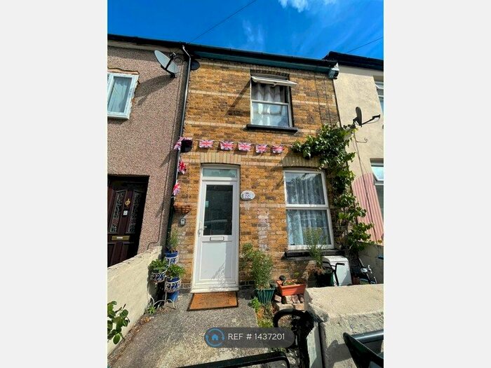 2 Bedroom Terraced House To Rent In Gladstone, Dartford, DA1