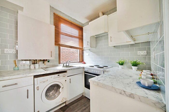 3 Bedroom Flat To Rent In Billet Road, London, E17