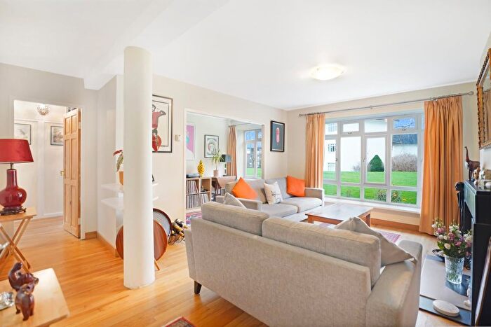 2 Bedroom Flat For Sale In Lawrie Park Road, Sydenham, London, SE26