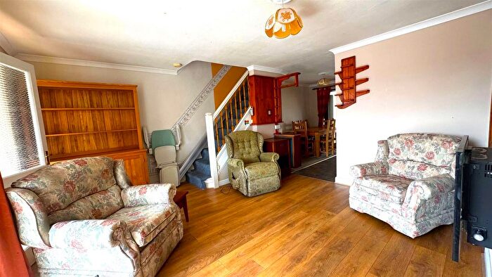 3 Bedroom Terraced House For Sale In Martley Road, Worcester, WR2