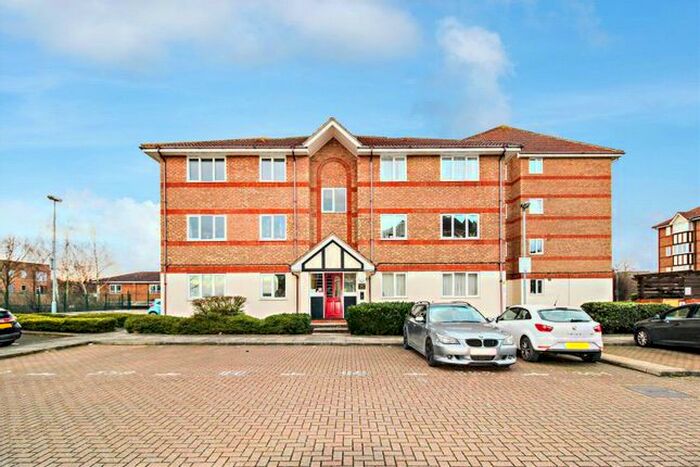 1 Bedroom Flat To Rent In Chandlers Drive, Erith, Kent, DA8