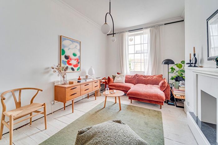 2 Bedroom Flat For Sale In Englefield Road, De Beauvoir, London, N1