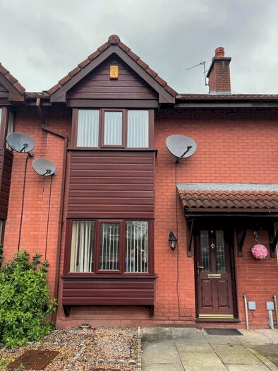 3 Bedroom Semi-Detached House To Rent In Canterbury Gardens, Salford, M5