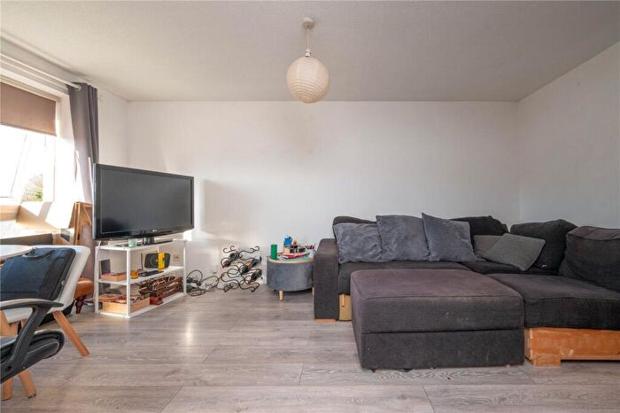 1 Bedroom Flat For Sale In Wyedale, London Colney, St. Albans, Hertfordshire, AL2