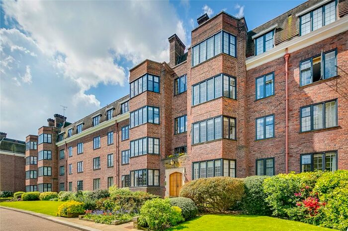 4 Bedroom Flat To Rent In Bede House, Manor Fields, SW15