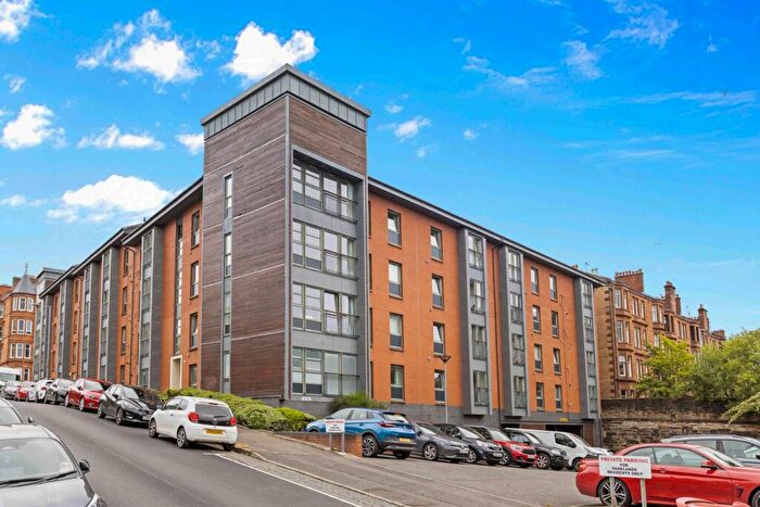 3 Bedroom Flat For Sale In Thornwood Avenue, Thornwood, G11