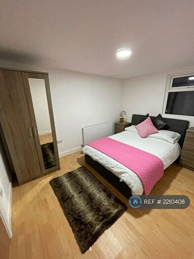 2 Bedroom Flat To Rent In Clifton Road, Leicester, LE2
