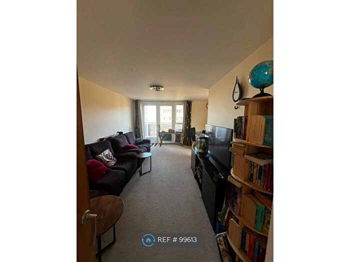 2 Bedroom Flat To Rent In Quadrivium Point, Slough, SL1